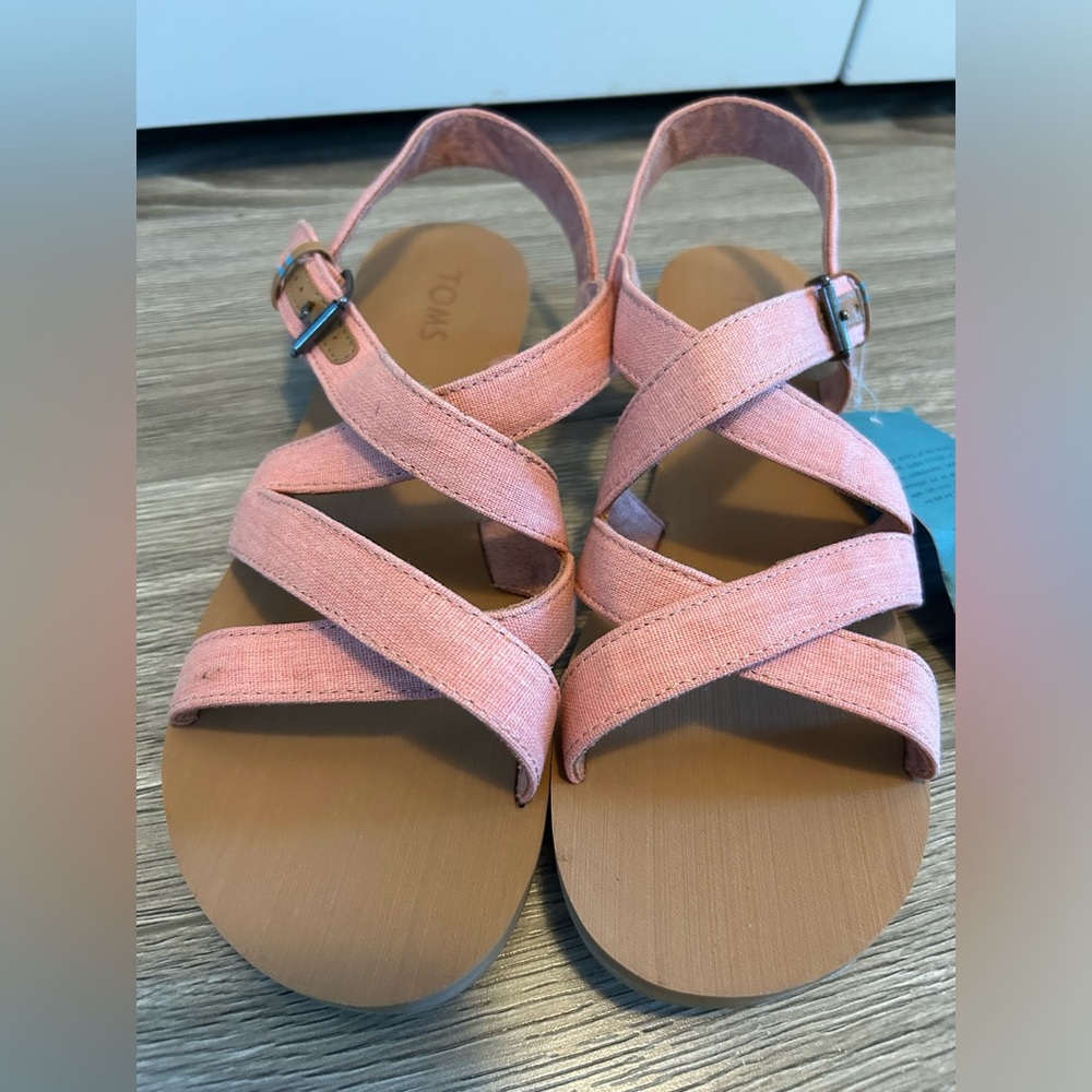 Toms sandals size 5